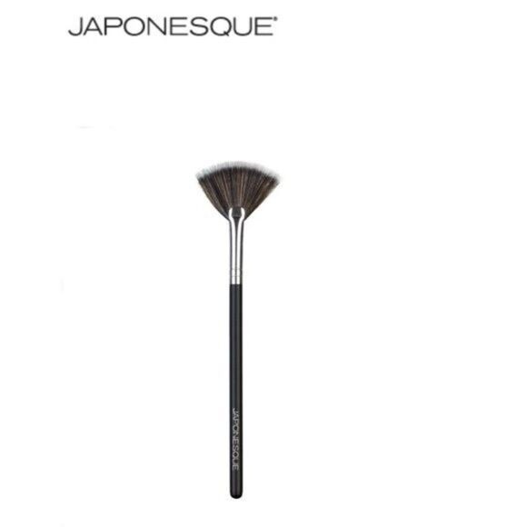 Japonesque Eye Highlighter Fan Brush  9 0088 - Picture 1 of 7